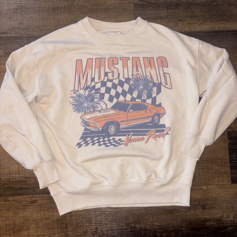 AMERICAN EAGLE AE OVERSIZED MUSTANG GRAPHIC SWEATSHIRT XXS LATTE Crewneck